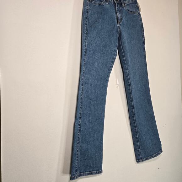Wrangler Aura Women's Straight Jeans. Size 4P Average. - Picture 4 of 9